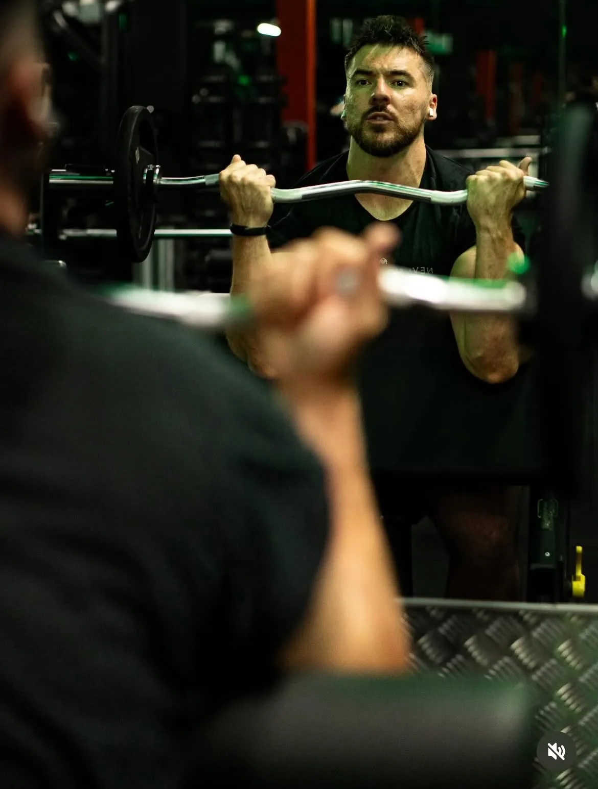 Dan mid-set on barbell curls
